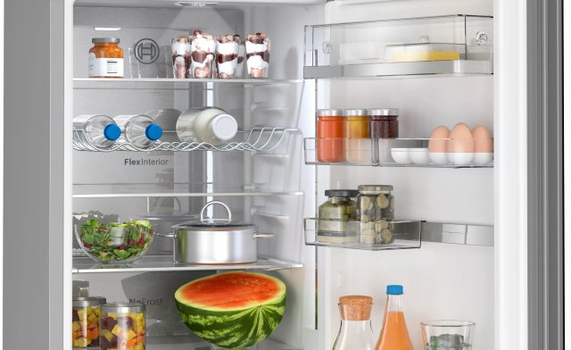 Bosch KGN39LBCF kombinált hűtőszekrény, 260+103 liter, C, Fekete üveg borítású ajtókkal. NoFrost - Szabadonálló hűtő, hűtőszekrény